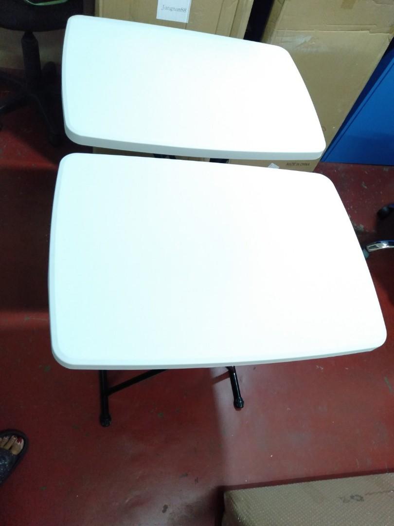 Folding Table w/ Adjustable Height (Category: Tables & Sets) located in Quezon City. Submitted by mf143 (Listing ID 1166719187, Image 1). Description: Folding Table w/Adjustable Height 2 colors available: White & Black- 1,050.