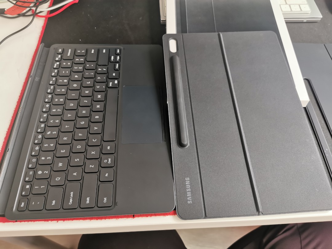 Galaxy Tab S7+/S7FE /S8+ Keyboard Cover and Bookcover, 電腦＆科技, 電腦周邊及配件