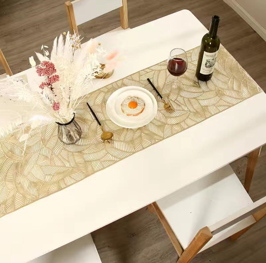 Gold Table Runner (Category: Other Kitchenware & Tableware) located in Singapore. Submitted by jackyversion (Listing ID 1166688821, Image 2). Description: 180*35cm..