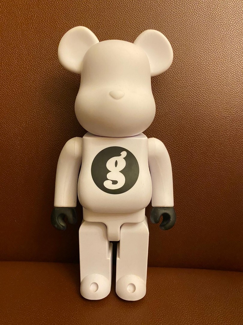 GOODENOUGH x Medicom Toy 400% Bearbricks, 興趣及遊戲, 玩具& 遊戲類