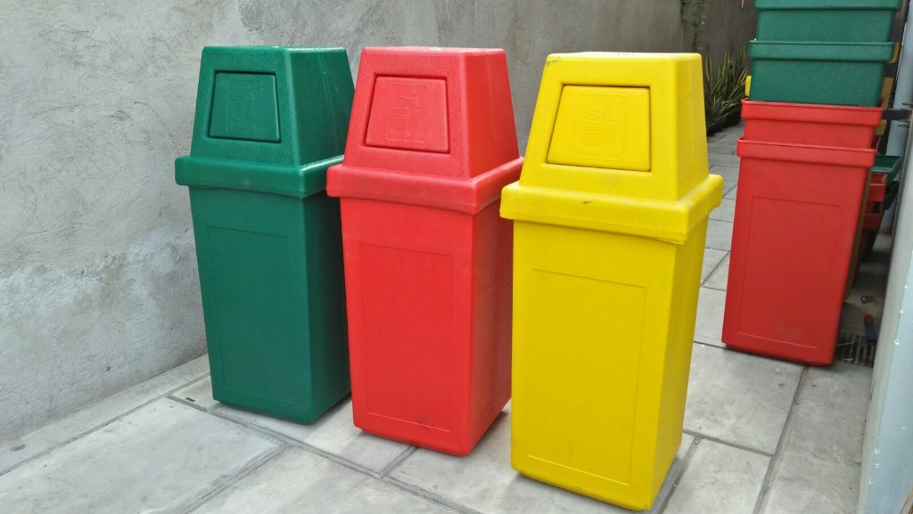 HOODED TRASH BIN, Furniture & Home Living, Cleaning & Homecare Supplies