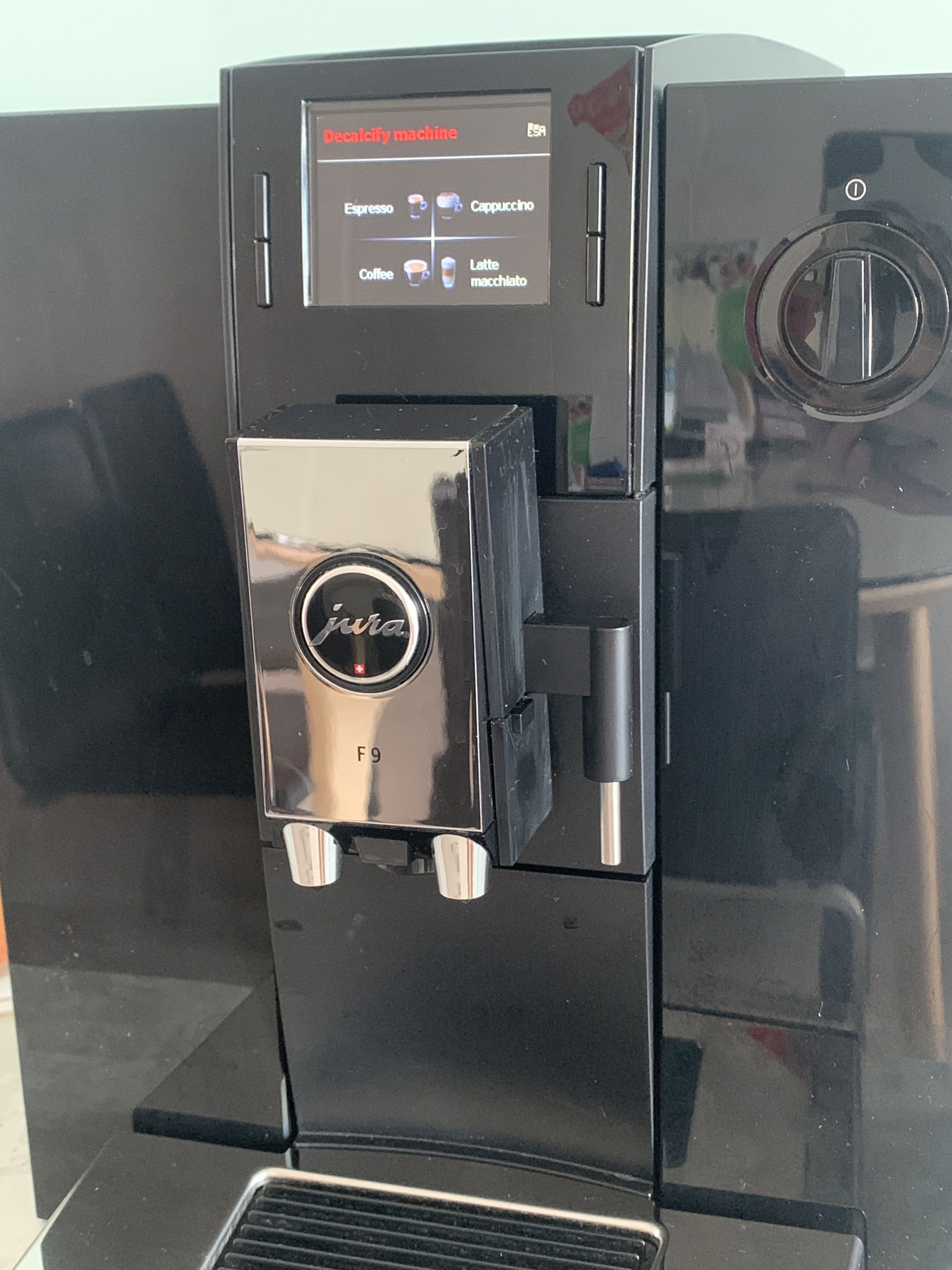 Jura F9 coffee machine, TV & Home Appliances, Kitchen Appliances