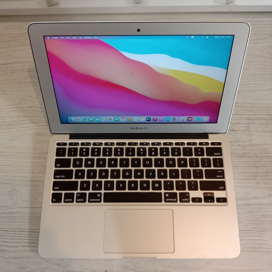 MacBook Air 2015 11 inch 4/128 GB core i5, Elektronik, Komputer