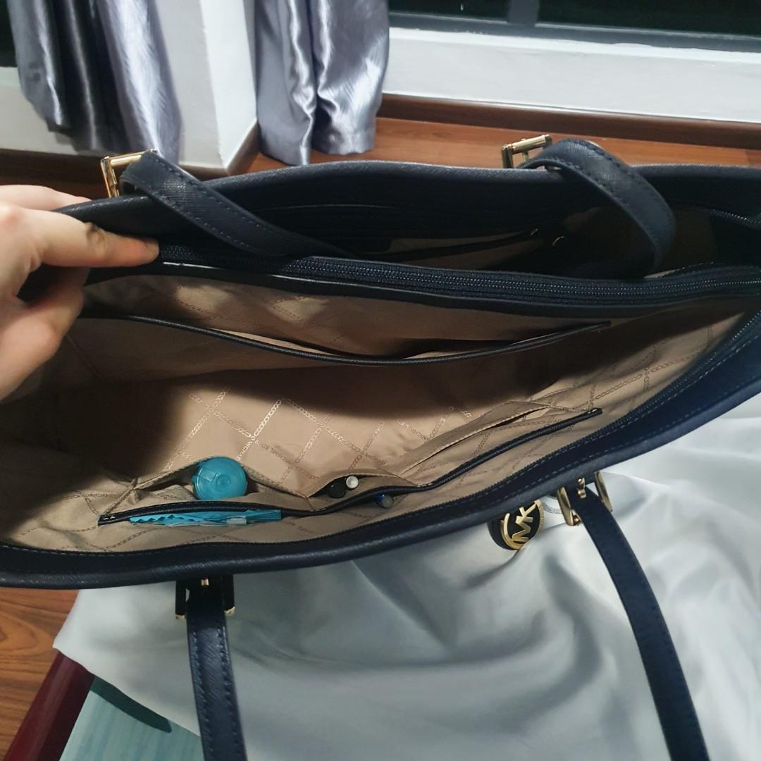 Jet Set Travel Medium Top-Zip Tote Bag
