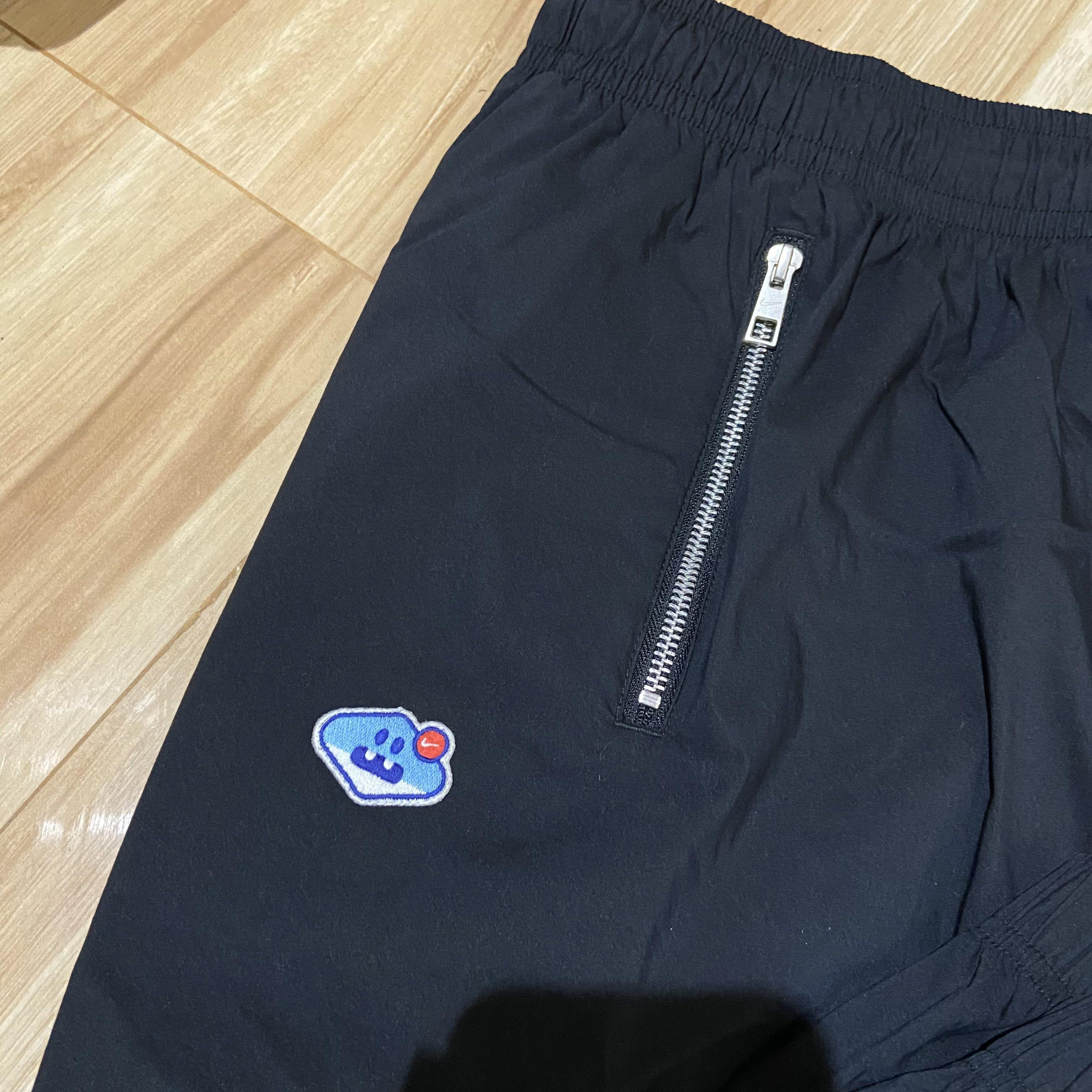 Nike Airmoji Woven Pants, Men's Fashion 