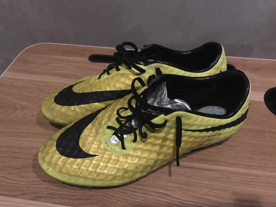 Nike Hypervenom Phantom FG, Olah Raga, Perlengkapan Olahraga Lainnya di  Carousell