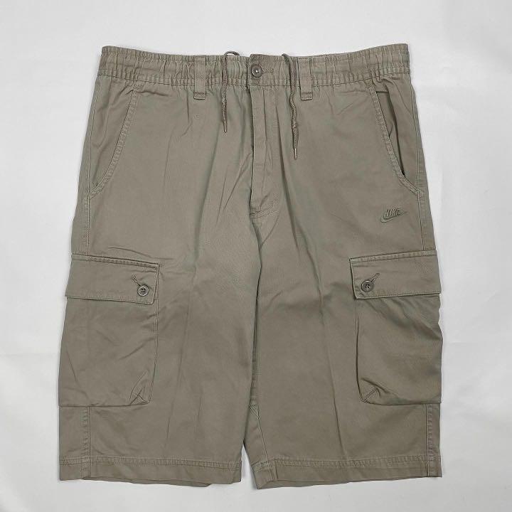 Nike Relaxed Cargo Shortpants, Fesyen 