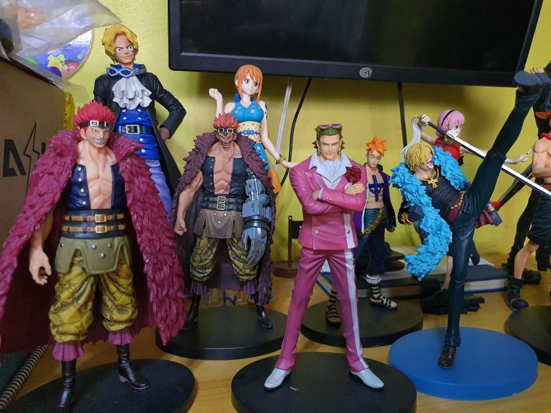 One piece shop action figure collection