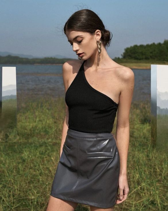 One sided top, Women's Fashion, Tops, Sleeveless on Carousell