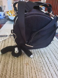 (Category: ) located in . Submitted by bag_collections (Listing ID 1166632021, Image 1). Description: .