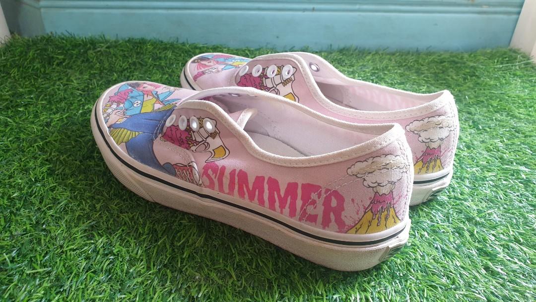 VANS Sci-Fi Summer (Womens) (Category: Sneakers) located in Quezon City. Submitted by romanticfuzz (Listing ID 1166667020, Image 2). Description: VANS Sci-Fi Summer (Womens) P600 (Shipping/delivery care of buyer) - Vans-like style, Zigeer Brand (Bought in Taiwan) - Colorway: Pink with Print - Size: US Mens 5.5 / US Womens 7 / EUR 37 - Issues: heel drag, minimal stains on outsole.