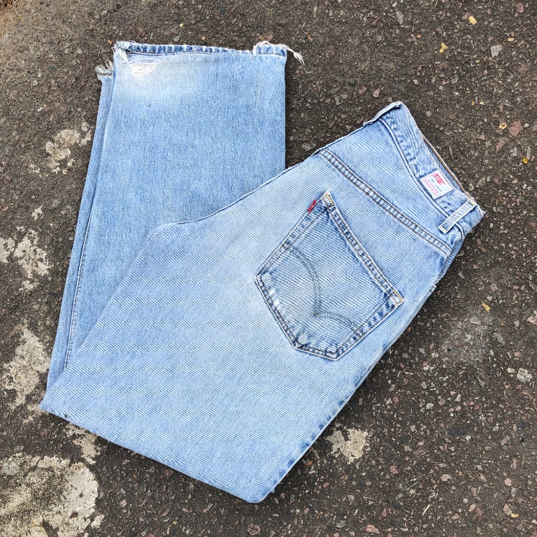 Vintage 90s Levis 595 Baggy Straight Fit Light Blue Wash Jeans, Men's  Fashion, Bottoms, Jeans on Carousell