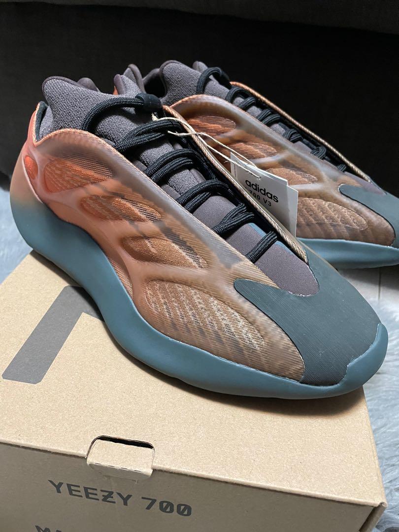 Yeezy 700 clearance 9.5