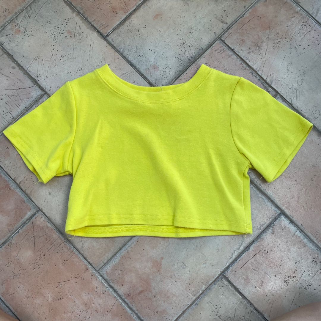 YELLOW BASIC CROP TOP, Women's Fashion, Tops, Other Tops on Carousell