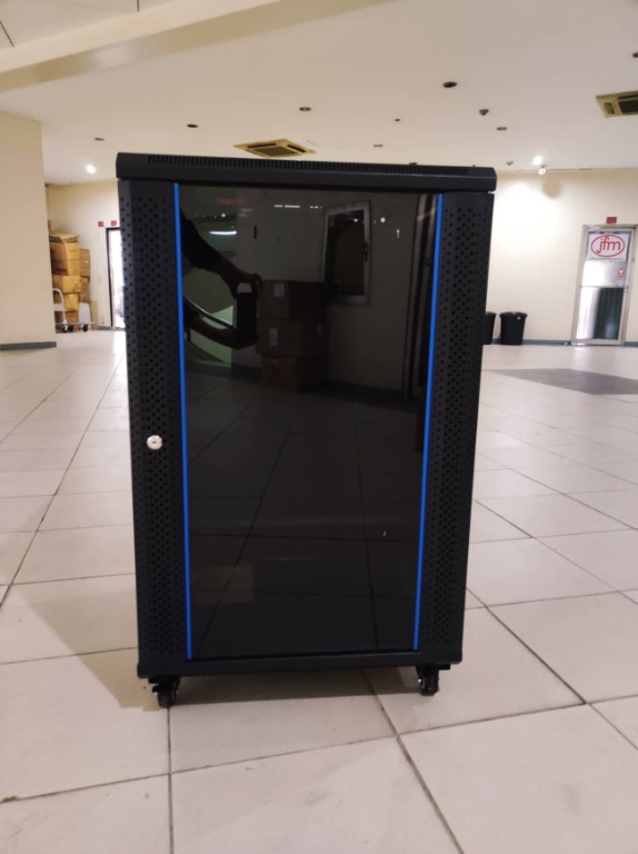 18U Free Standing Data W=600x D=600x H=3FT Glass Door