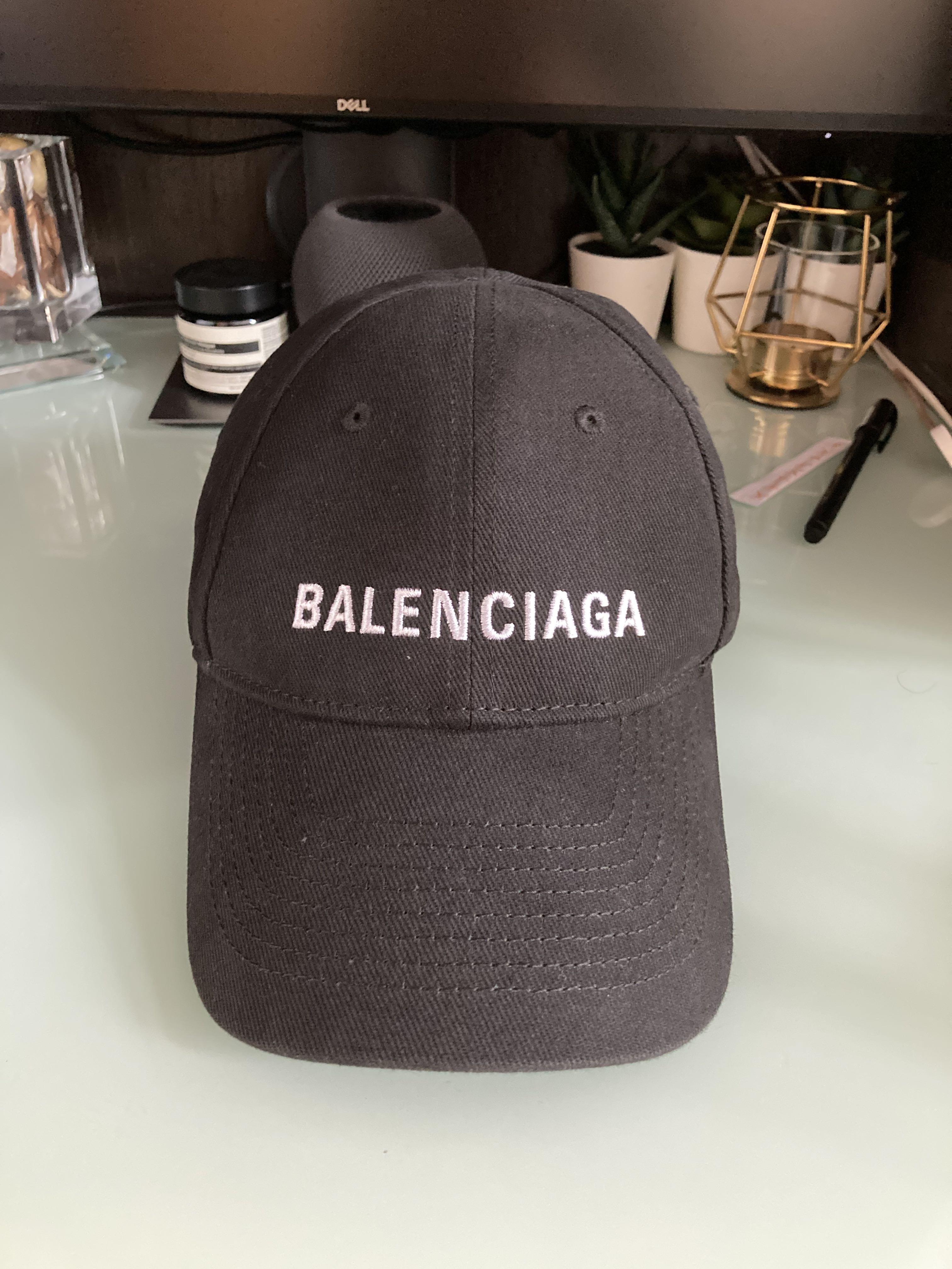 Forsendelse Intensiv inaktive Balenciaga Cap, 名牌, 飾物及配件- Carousell