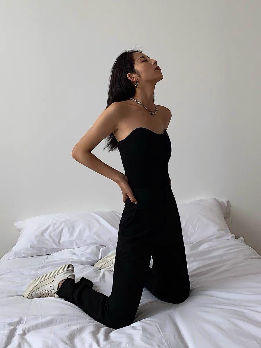 Basic Cami Top (Category: Sleeveless) located in Singapore. Submitted by pixiemrkt (Listing ID 1166976073, Image 3). Description: Brand new in bag Zip closure at the back Straps are detachable (refer to pics) Fabric material is of high quality Size M (refer to pics for measurements) Fits UK6-8.