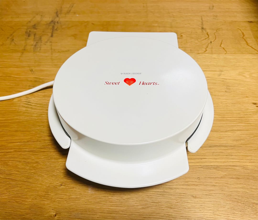 Black & Decker Sweet Hearts Waffle Maker, TV & Home Appliances, Kitchen