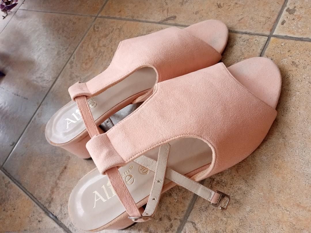 Sepatu Sandal Block Heels Hak Tahu 