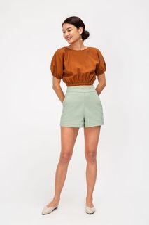(SIZE XS)BNWT LOVE AND BRAVERY LEIA BASIC HIGHWAIST SHORTS JADE