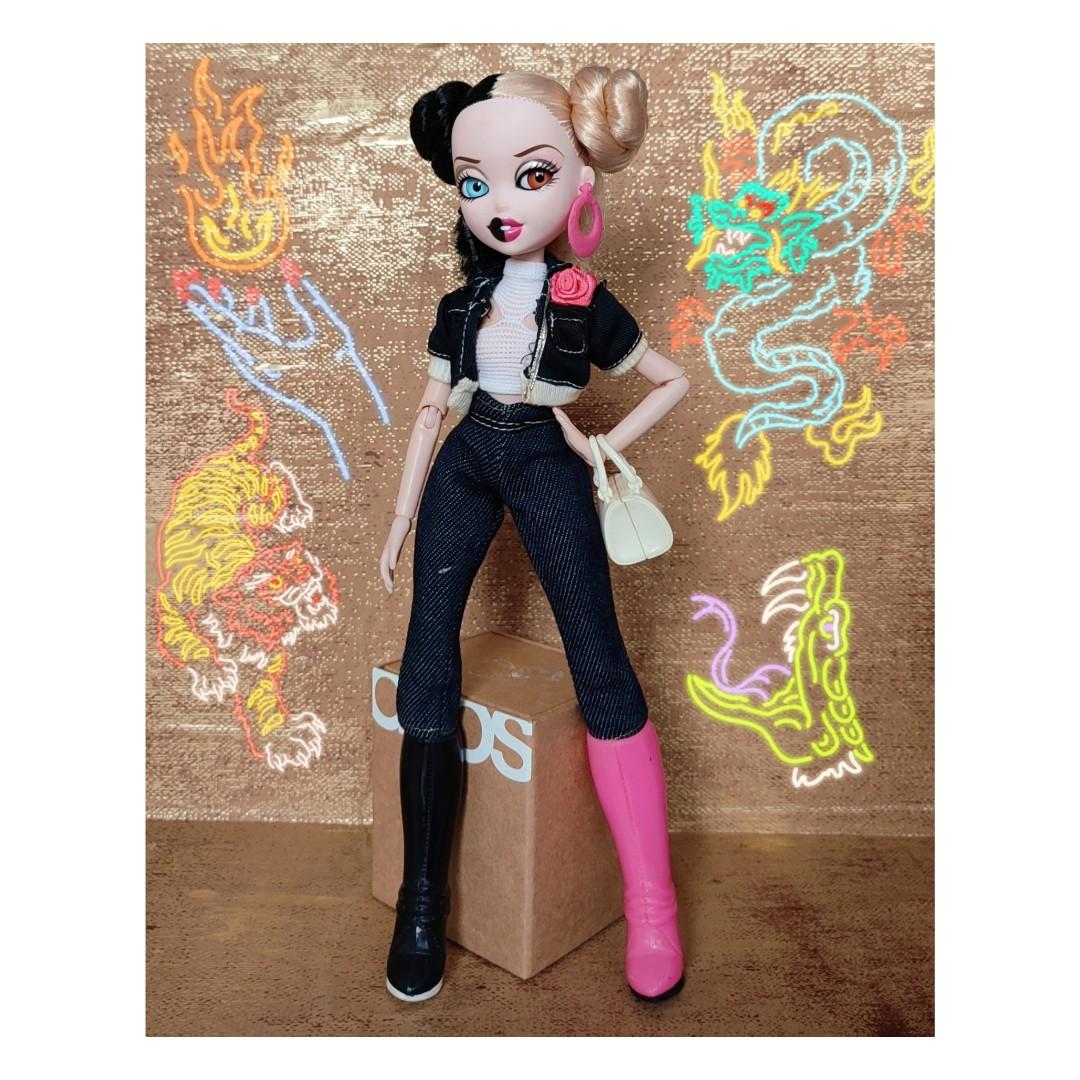 Bratzillaz Cloetta Spelletta with stand Bratz Doll, Hobbies & Toys, Toys &  Games on Carousell