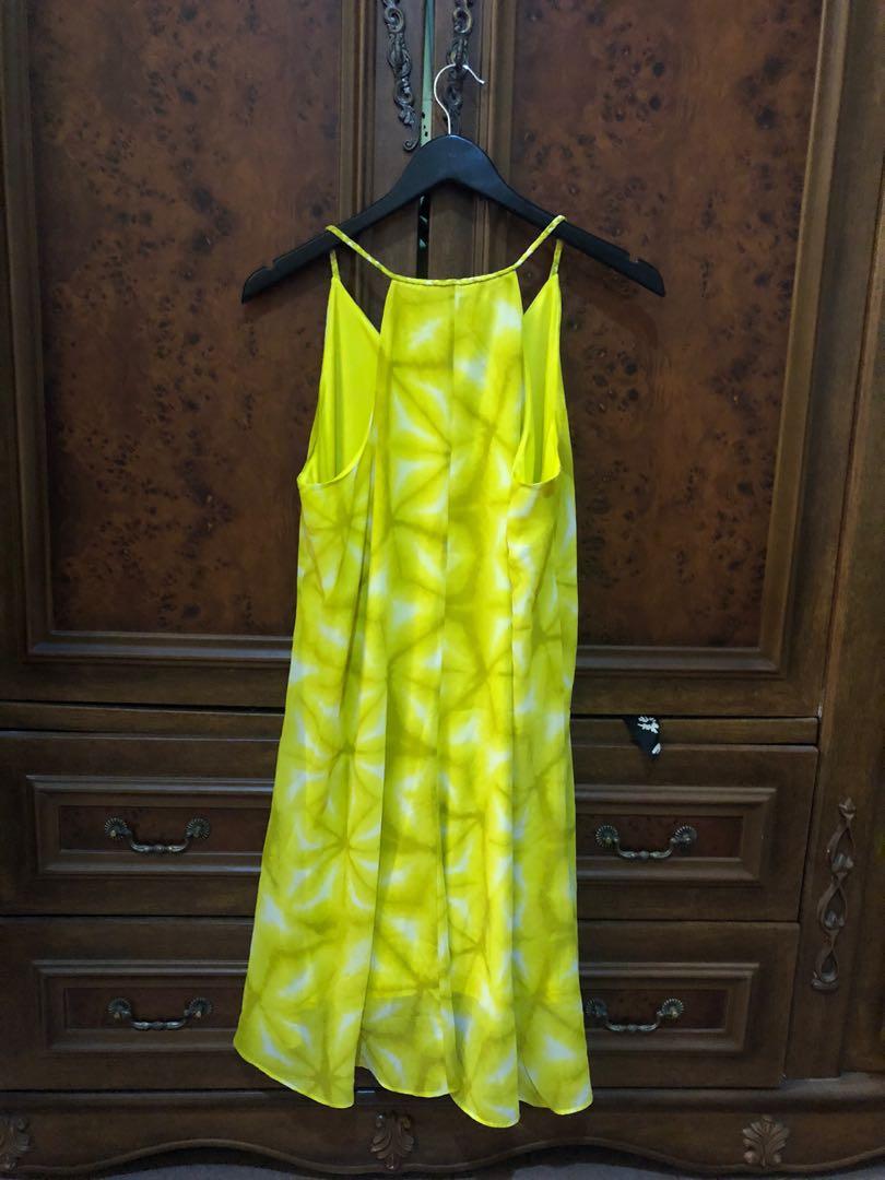 Calvin klein hotsell yellow dresses