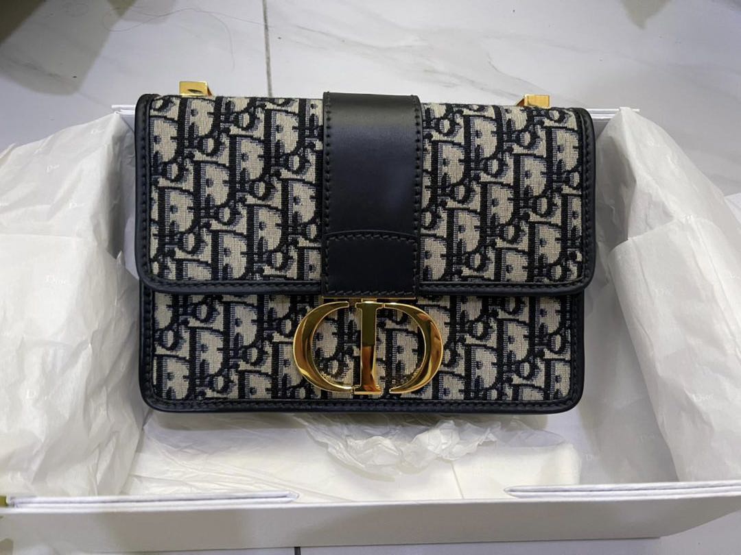 Dior montaigne 30, Women's Fashion, Bags & Wallets, Cross-body Bags on ...