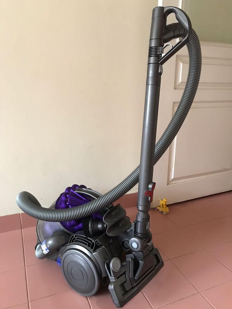 barst Commotie Boomgaard For PARTS ONLY Dyson DC32 - FREE, TV & Home Appliances, Vacuum Cleaner &  Housekeeping on Carousell