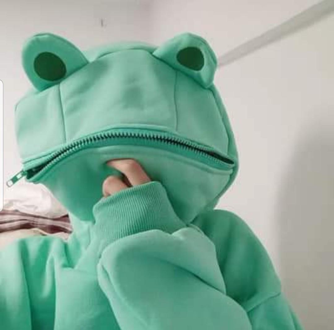 Frog hot sale with hoodie