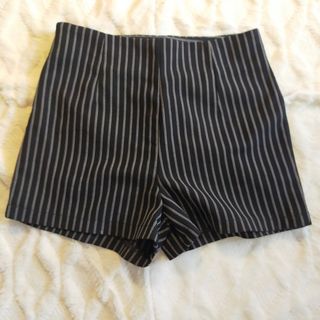 (Category: ) located in . Submitted by _DeclutterQC (Listing ID 1166969483, Image 1). Description: .