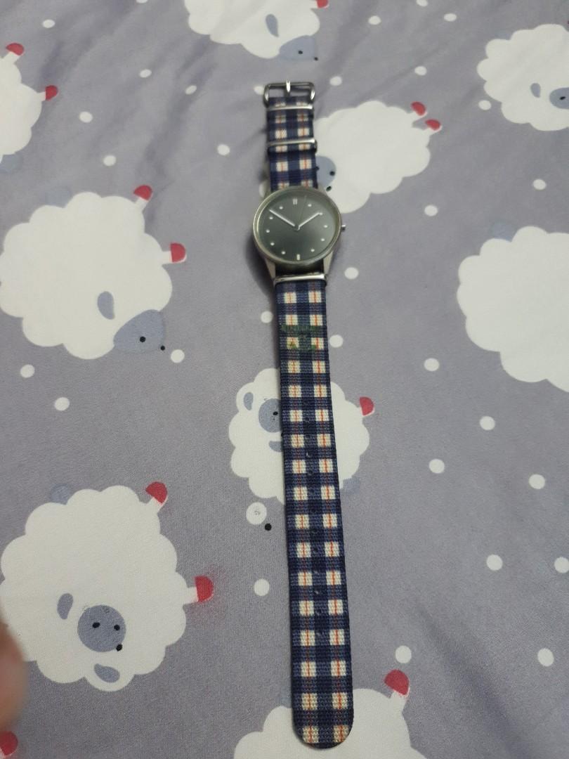 Hypergrand Watch (Category: Women's Watches) located in Singapore. Submitted by skja94 (Listing ID 1166859310, Image 1). Description: Original price is above $100 Will replace battery for free.
