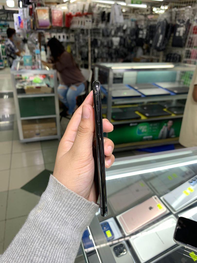 IPHONE X 256GB FACTORY (Category: iPhone X Series) located in Pasig City. Submitted by fairgadgetshop (Listing ID 1167013642, Image 2). Description: SALE/SWAP SELLING PRELOVED: IPHONE X 256GB FACTORY UNLOCK 100% BATTERY HEALTH PP/A MODEL VARIANT 9/10 SMOOTHNESS FACTORY UNLOCKED NO HIDDEN ISSUE NO ICLOUD ISSUE FACE ID/TRUE TONE WORKING NO REPAIR TEST ALL YOU WANT INCLUSIONS: Charger PM FOR MORE INFO 09183633330 LOC📍Pasig Cash on Delivery (COD) wi