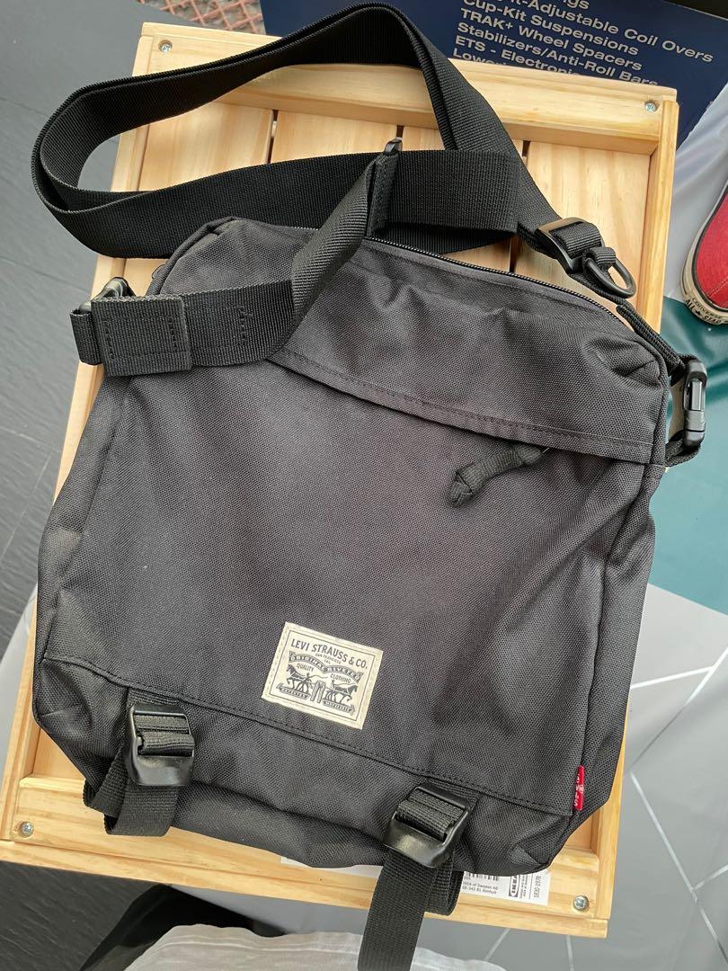 Levi's sling bag discount