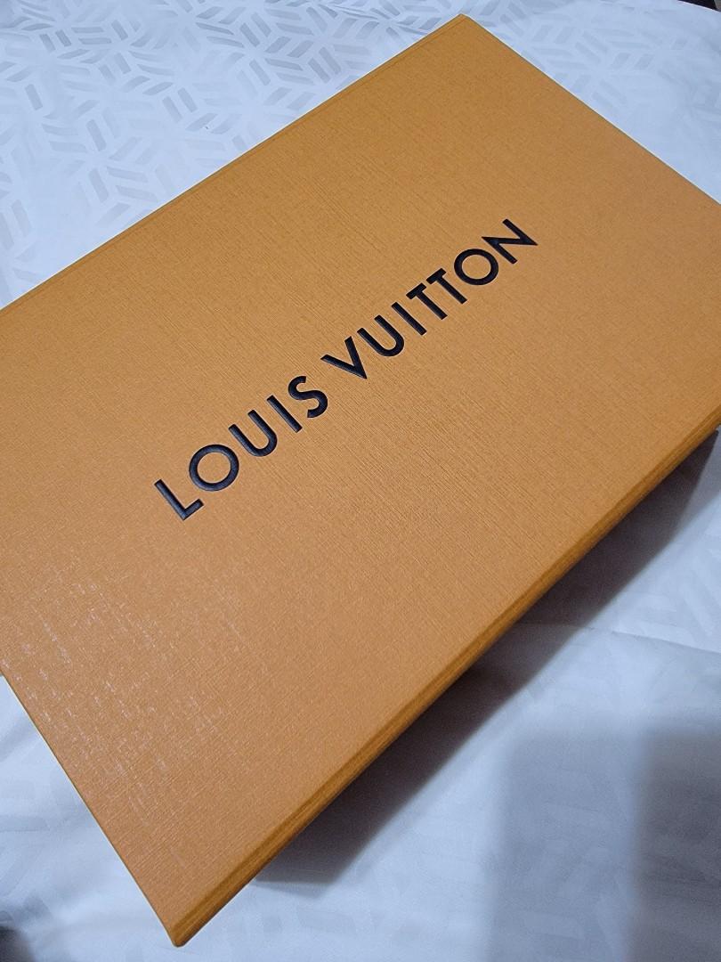 Louis Vuitton Monogram Fold Me Pouch (SHG-bMw8uh) – LuxeDH