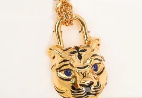 Shop Louis Vuitton My Lv Tiger Necklace (M00595) by CITYMONOSHOP