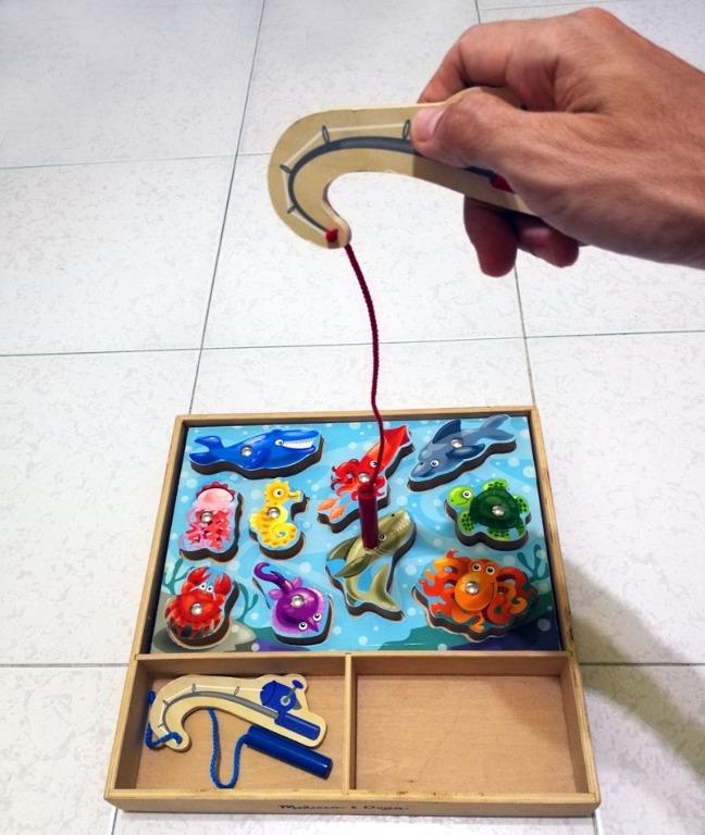 Melissa & Doug Fishing Puzzle Game for Kids, Hobbies & Toys