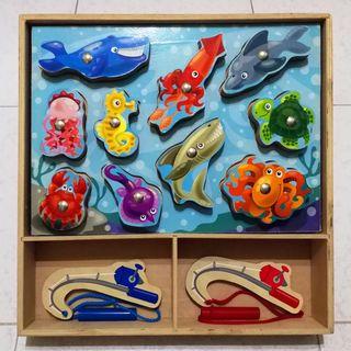Melissa & Doug Fishing Magnetic Puzzle Game for Kids