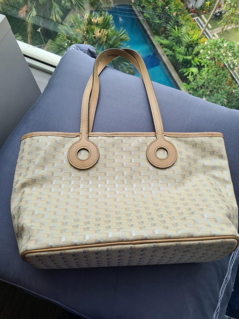 Moynat OH! TOTE RUBAN MM, Women's Fashion, Bags & Wallets, Tote Bags on  Carousell