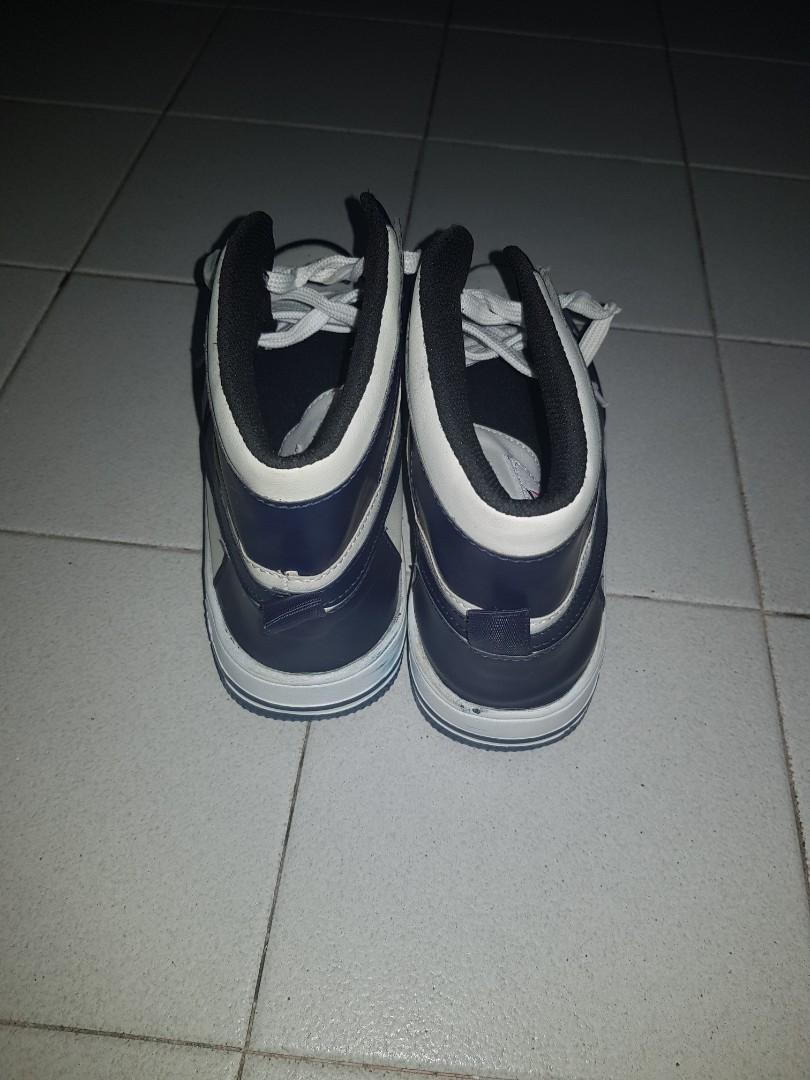 mens navy blue jordan shoes
