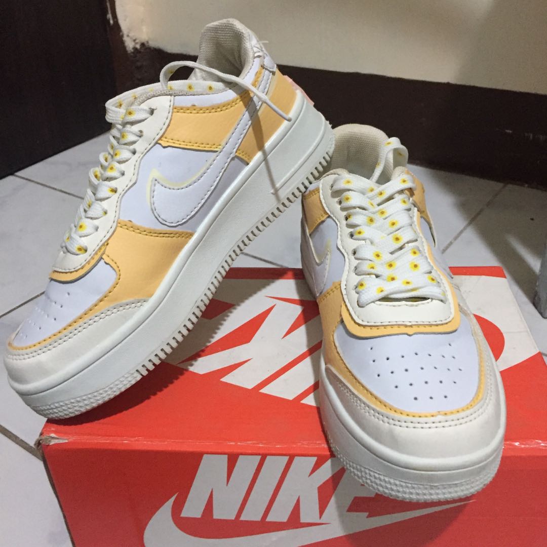 Nike sunflower cheap sneakers