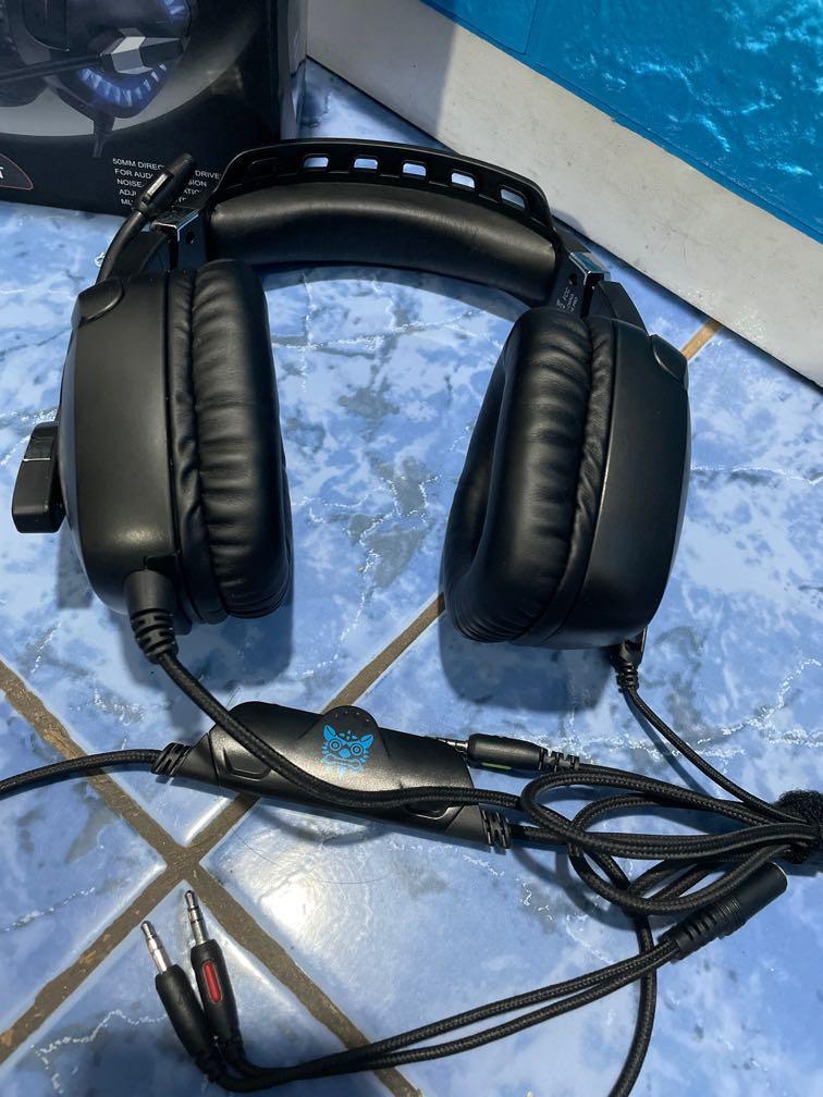 Onikuma K18 pro gaming headset (Category: Headphones & Headsets) located in Paranaque City. Submitted by deecluttershoppe (Listing ID 1166914557, Image 2). Description: Uses for gaming mostly A bit heavy for me, still comfortable to wear Great sound. More on the bass side. Used for a year or less. Gifted to me Issue: Mic( I was told by my gaming buddies that the mic is soft despite my volume) .
