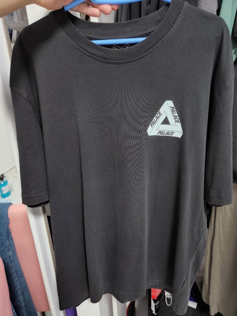 Palace logo tee, baby blue colour L 