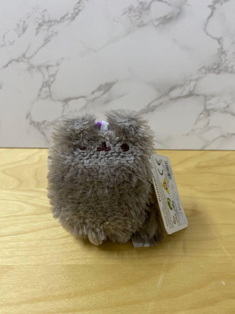 Pusheen and stormy keychain sales