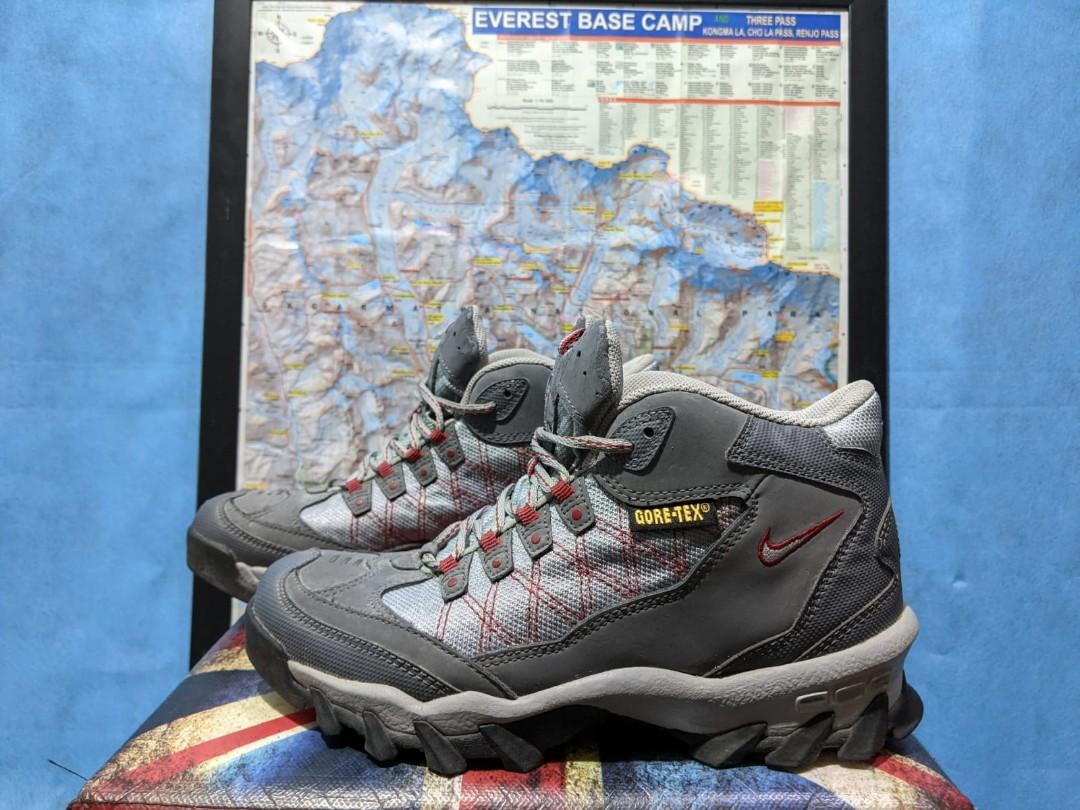 Sepatu gunung hiking Nike ACG original Size 37