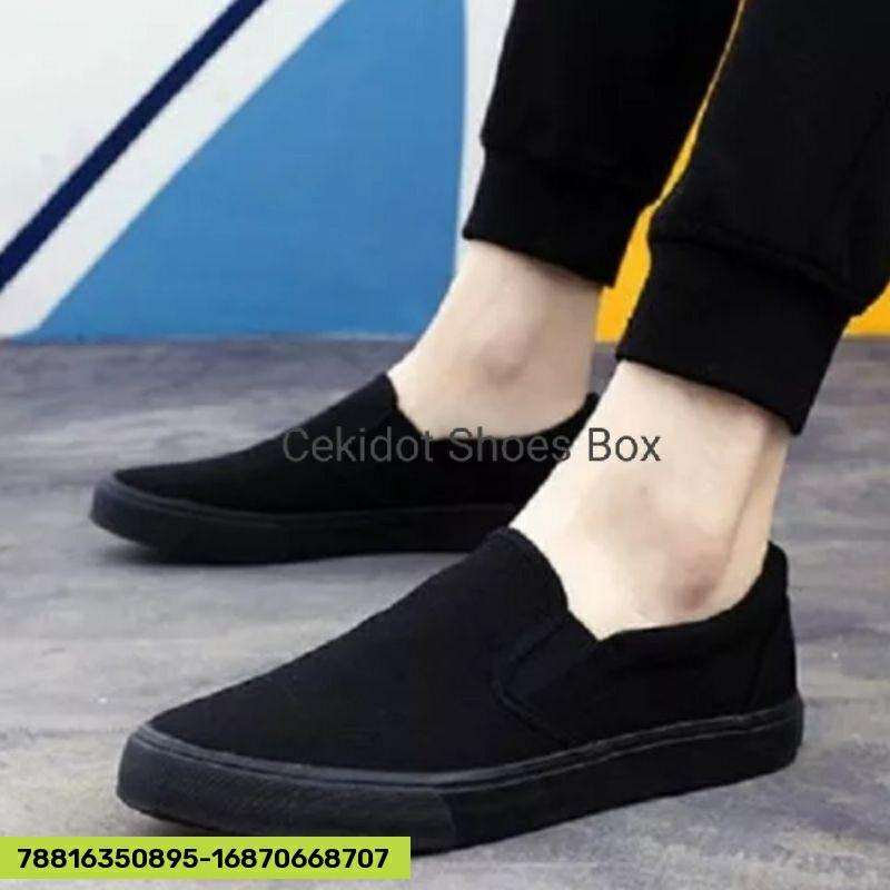 Sepatu slip on pria casual Fesyen Pria Sepatu Sneakers di