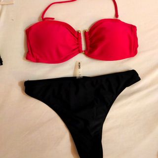 (Category: ) located in . Submitted by _DeclutterQC (Listing ID 1166988970, Image 1). Description: .