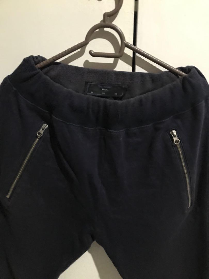 The Ramp jogger pants (Category: Joggers) located in Taguig. Submitted by yeslan (Listing ID 1166990443, Image 2). Description: .