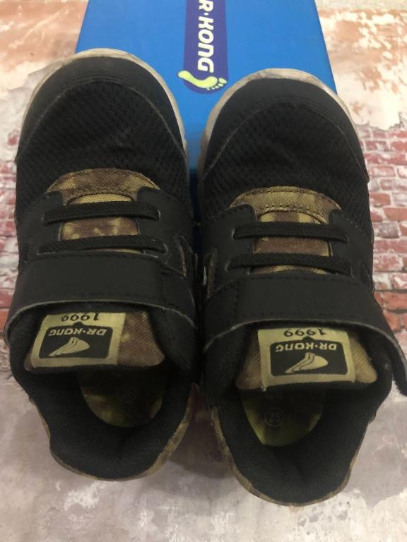 Used Dr. Kong black rubber shoes (Category: Babies & Kids Fashion) located in Quezon City. Submitted by akitekleaching (Listing ID 1166914315, Image 1). Description: Used Dr Kong black rubber shoes ideal for wide and flat footed kids. Size 25 ideal for 2-3yo boys..