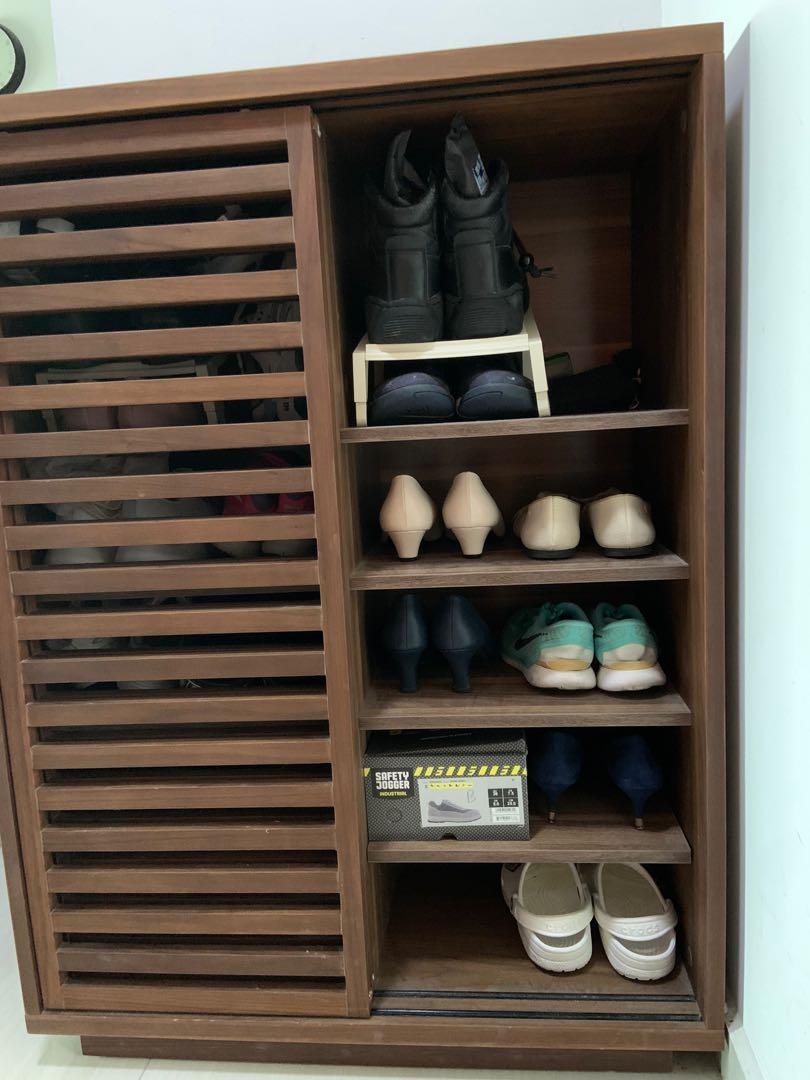 Used shoe (from Castlery), Furniture & Home Living, Furniture