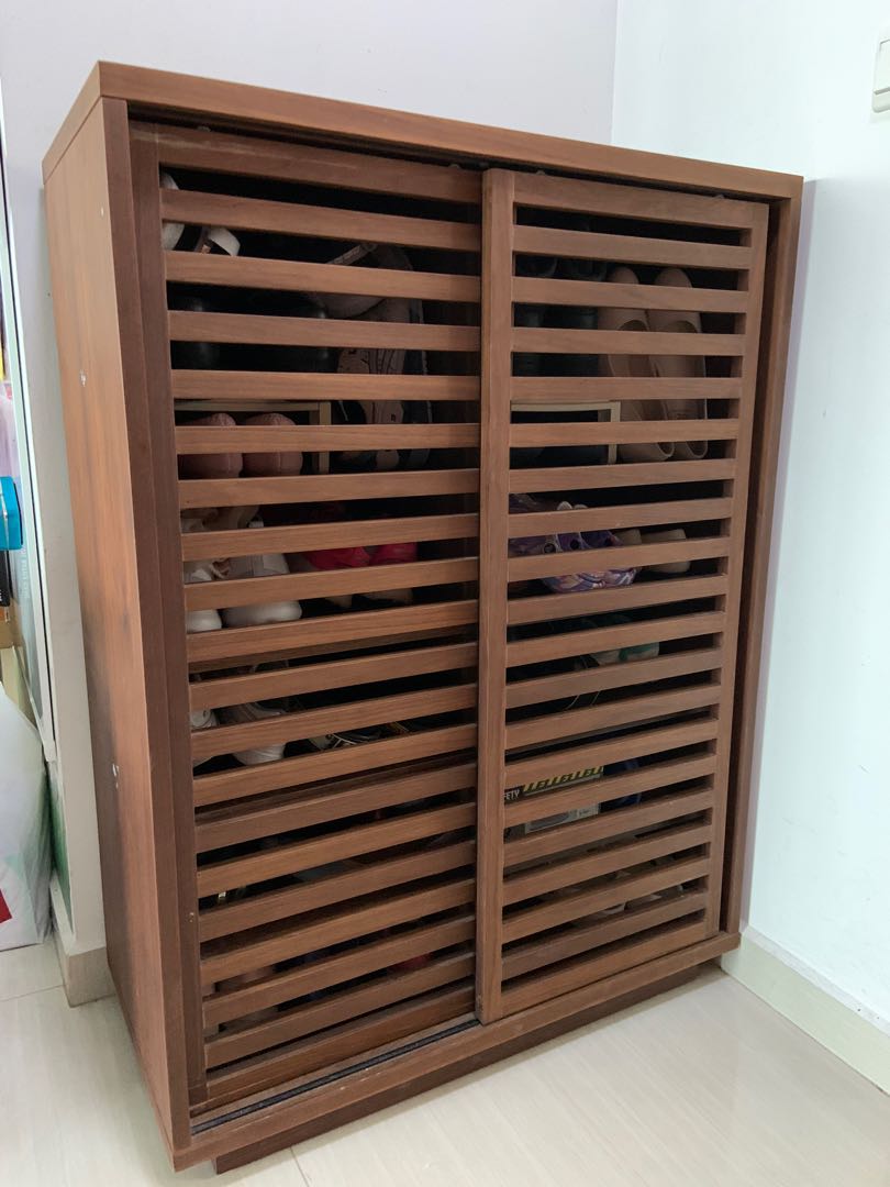 Used shoe (from Castlery), Furniture & Home Living, Furniture